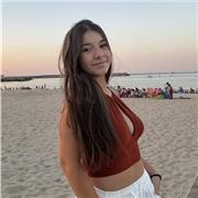 Soy tranquila, divertida y responsable. Me gustan mucho los niños y jugar con ellos. Daré clases a niños de forma divertida.